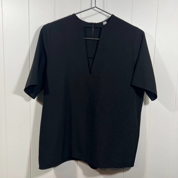 Jolie Black womans flowy light weight blouse size Medium - Picture 1 of 3